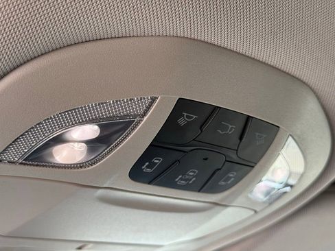 Used 2023 Chrysler Pacifica Touring-L FWD image 15