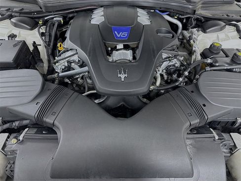 Used 2018 Maserati Ghibli S Q4 image 31