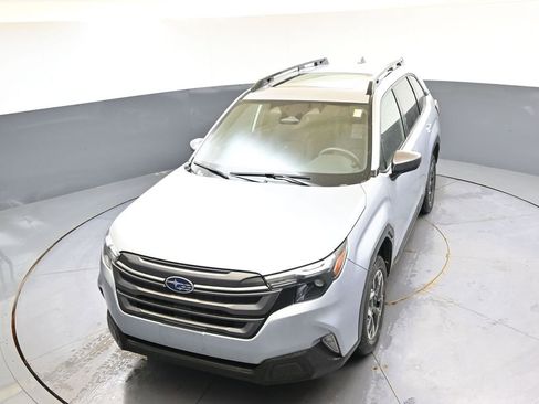 Certified 2025 Subaru Forester Premium AWD/4WD image 45