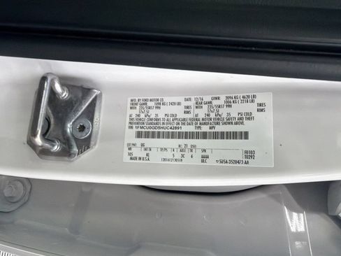 Used 2017 Ford Escape SE w/ Equipment Group 201A FWD image 32