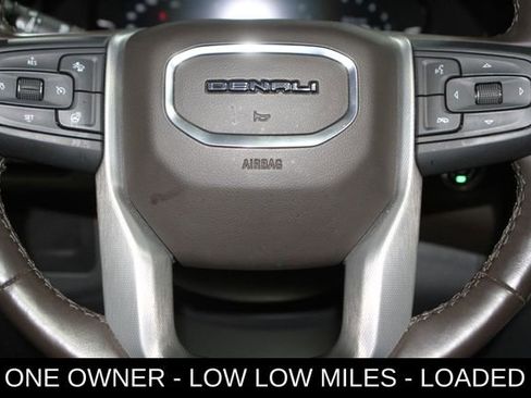 Used 2022 GMC Yukon XL Denali AWD/4WD image 18