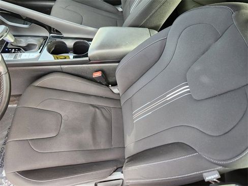 Used 2023 Hyundai Elantra SEL w/ Convenience Package image 8