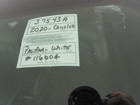 Used 2020 Chrysler Pacifica Touring-L FWD image 44