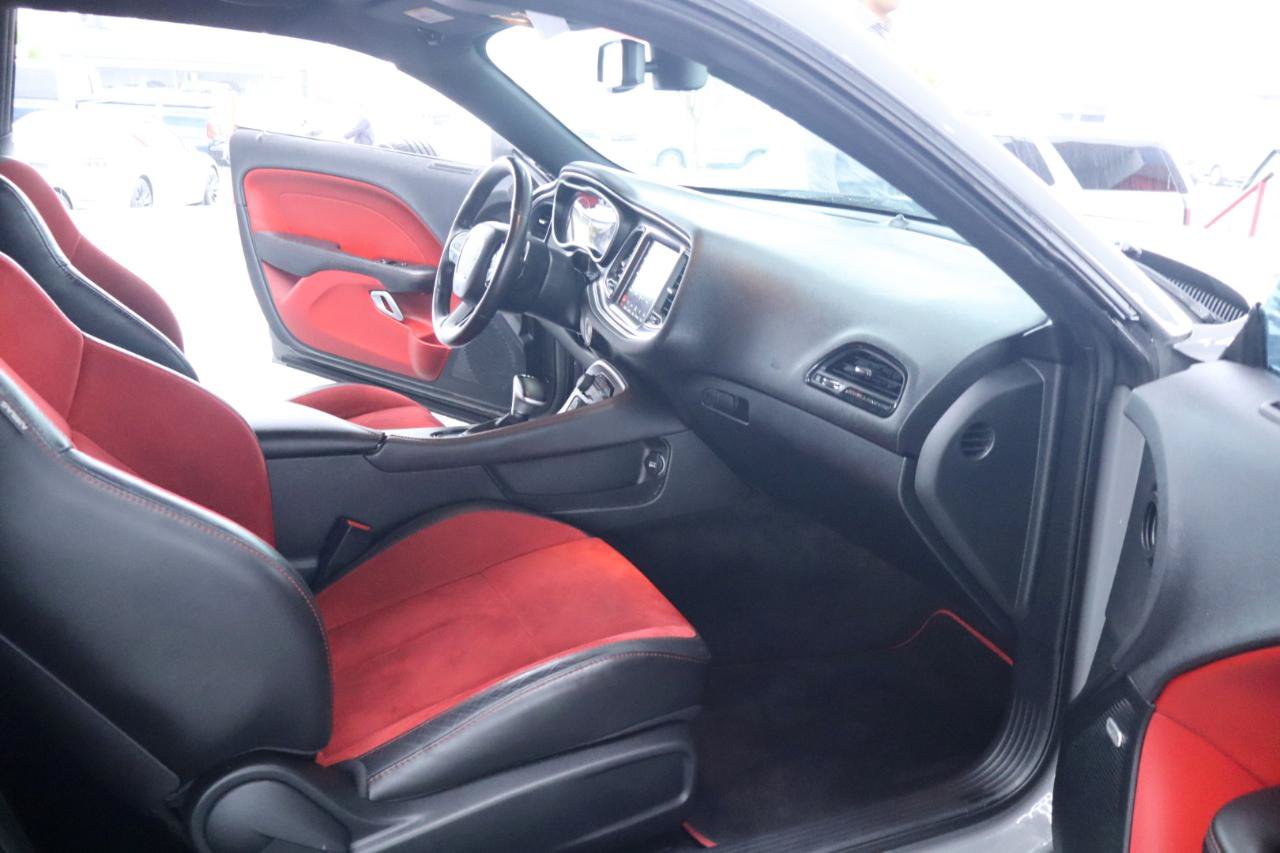 Used 2018 Dodge Challenger R/T Scat Pack w/ Dynamics Package RWD image 33