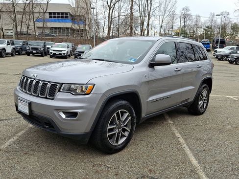 Certified 2020 Jeep Grand Cherokee Laredo w/ Quick Order Package 2BN North image 4