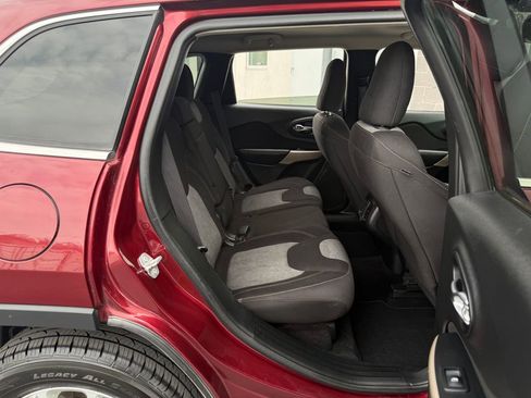 Used 2018 Jeep Cherokee Latitude image 22