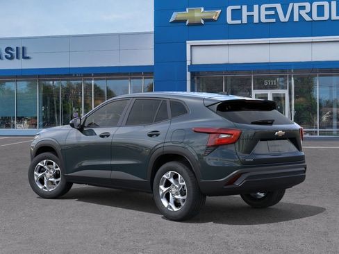 New 2026 Chevrolet Trax LS w/ LS Convenience Package FWD image 3