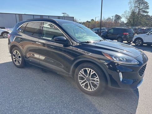Used 2020 Ford Escape SEL image 9