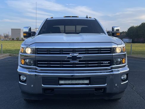 Used 2016 Chevrolet Silverado 3500 LTZ RWD image 3