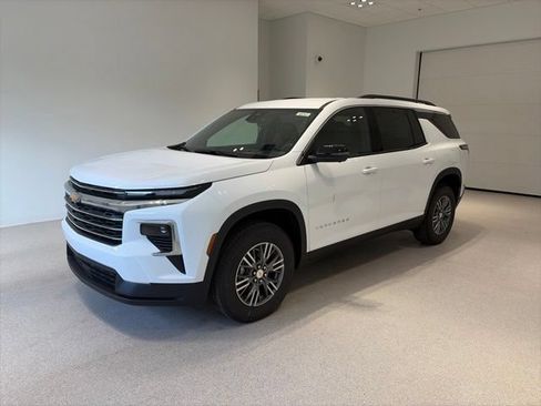 New 2027 Chevrolet Traverse LT w/ Driver Confidence Package FWD image 3