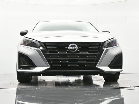 Used 2025 Nissan Altima 2.5 SV image 38