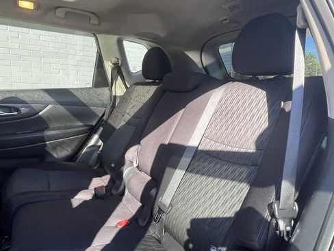 Used 2019 Nissan Rogue SV image 24