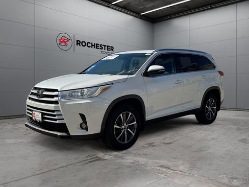 Certified 2019 Toyota Highlander XLE AWD/4WD image 7