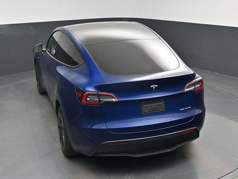Used 2025 Tesla Model Y Long Range image 23