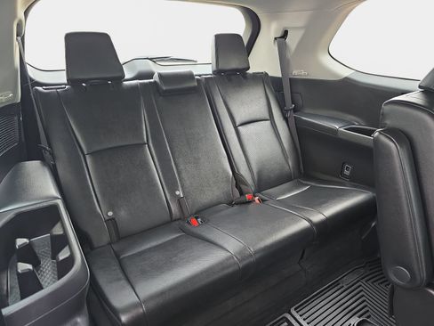 Used 2025 Toyota Grand Highlander AWD image 16