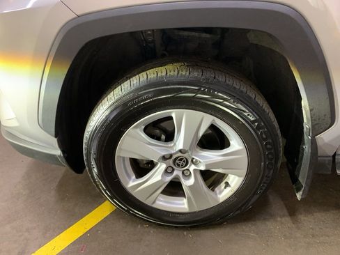 Used 2021 Toyota RAV4 XLE image 31