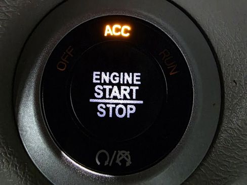 Used 2020 Chrysler Voyager Lxi image 42