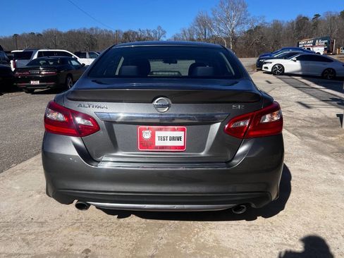Used 2016 Nissan Altima 2.5 SR image 5