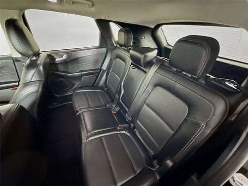 Used 2022 Ford Escape Titanium image 20