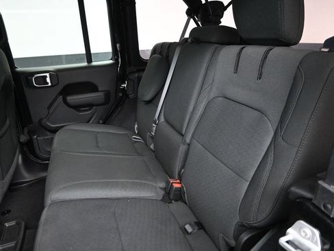Used 2023 Jeep Wrangler Unlimited AWD/4WD image 18