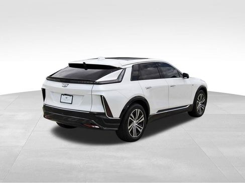 Certified 2025 Cadillac Lyriq Luxury RWD image 4