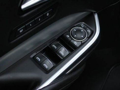 Used 2019 Cadillac XT4 Premium Luxury image 12