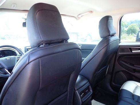 Certified 2022 Ford Edge SEL w/ Convenience Package image 17