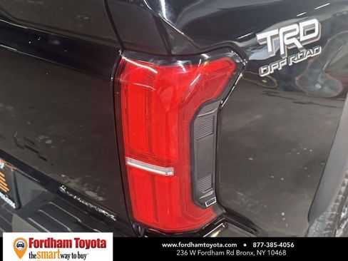 Used 2025 Toyota Tacoma TRD Off-Road AWD/4WD image 10