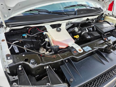 Used 2017 Chevrolet Express 3500 LT w/ LT Preferred Equipment Group image 21