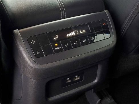 Used 2023 Nissan Pathfinder SL image 31