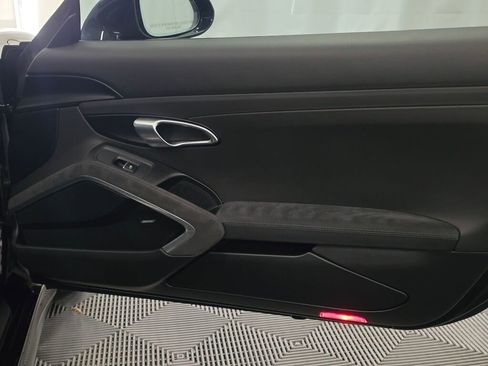 Certified 2018 Porsche 911 Carrera GTS image 23