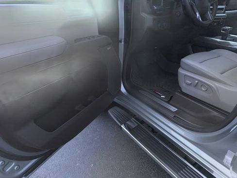 Certified 2025 Chevrolet Silverado 1500 LTZ AWD/4WD image 17