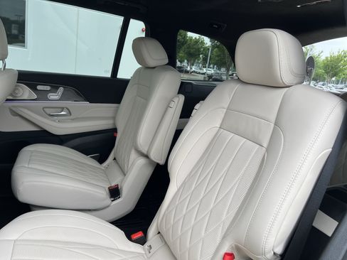 Certified 2025 Mercedes-Benz GLS 63 AMG 4MATIC image 32