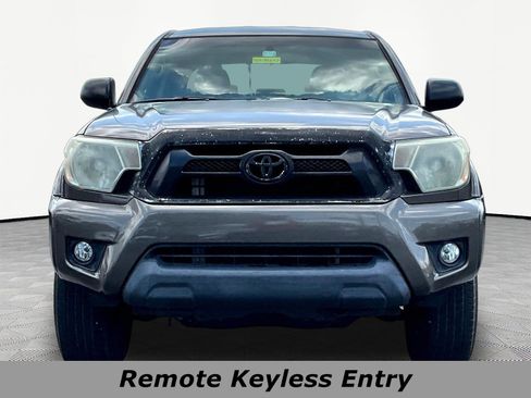 Used 2015 Toyota Tacoma PreRunner w/ SR5 Package RWD image 2