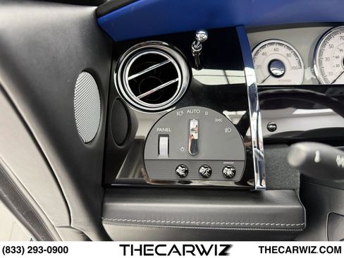 Used 2019 Rolls-Royce Dawn RWD image 42