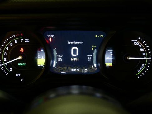 Used 2025 Jeep Wrangler Sport S image 33