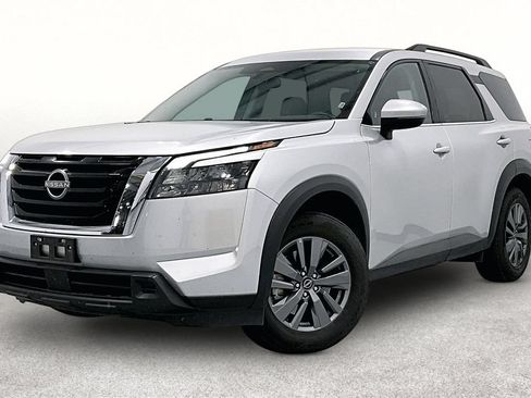 Used 2024 Nissan Pathfinder SV FWD image 12