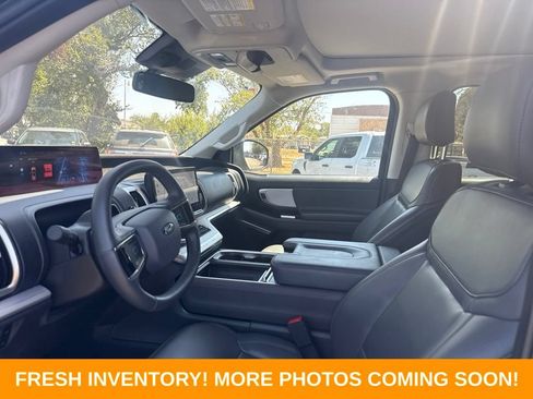 Used 2025 Ford Expedition Active RWD image 8