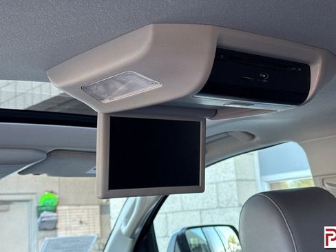Used 2019 Toyota Sequoia Platinum AWD/4WD image 18