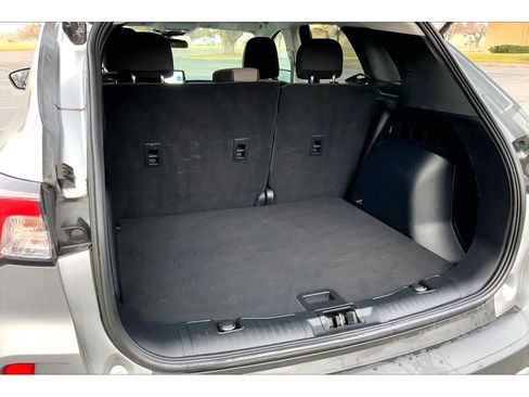 Used 2022 Ford Escape SE image 11