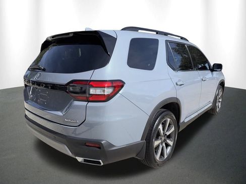 Used 2023 Honda Pilot Touring image 12