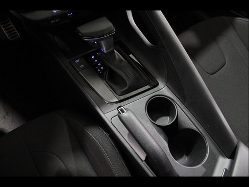 Certified 2025 Hyundai Elantra Sport FWD image 13