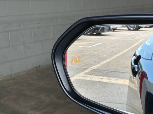 Used 2025 Toyota Camry SE FWD image 19