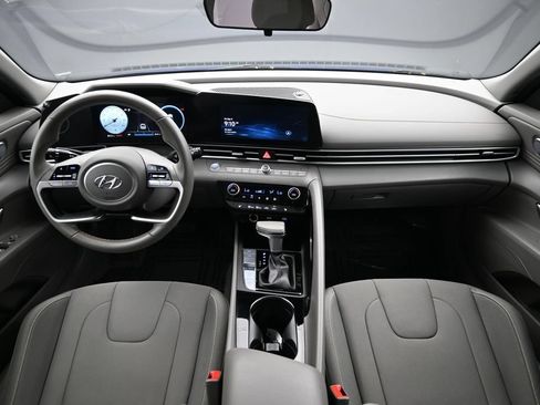Certified 2023 Hyundai Elantra SEL w/ Convenience Package FWD image 13