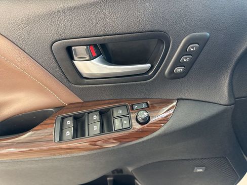 Used 2015 Toyota Sienna Limited Premium AWD/4WD image 23