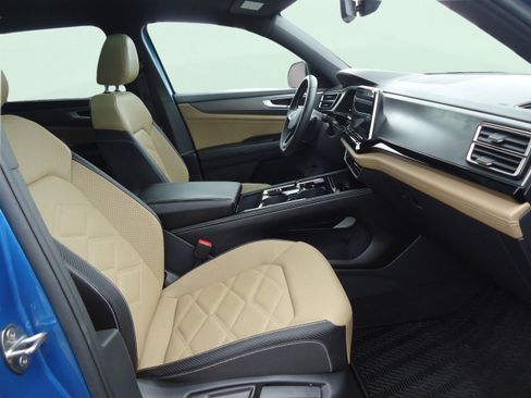 Used 2024 Volkswagen Atlas Cross Sport SE w/ Panoramic Sunroof Package AWD/4WD image 28