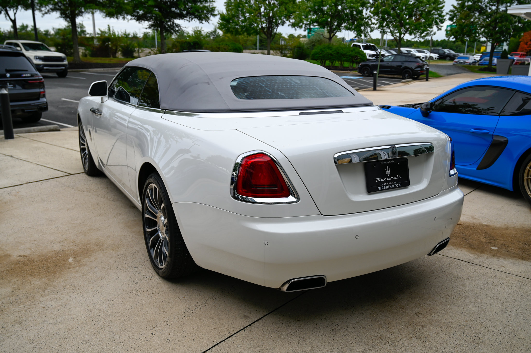 Used 2018 Rolls-Royce Dawn RWD image 7