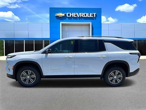 New 2026 Chevrolet Traverse LT w/ LPO, Floor Liner Package FWD image 6