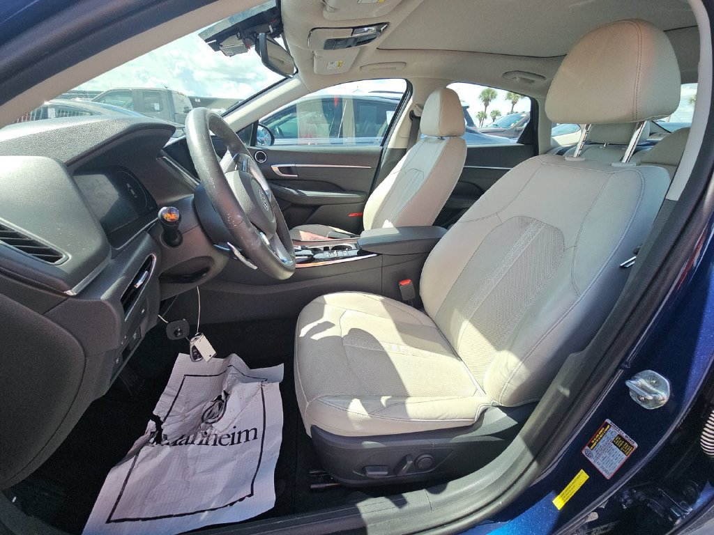 Used 2022 Hyundai Sonata Limited FWD image 2