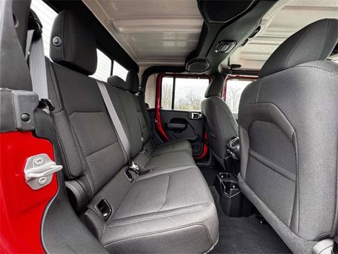 Used 2021 Jeep Gladiator Sport image 19
